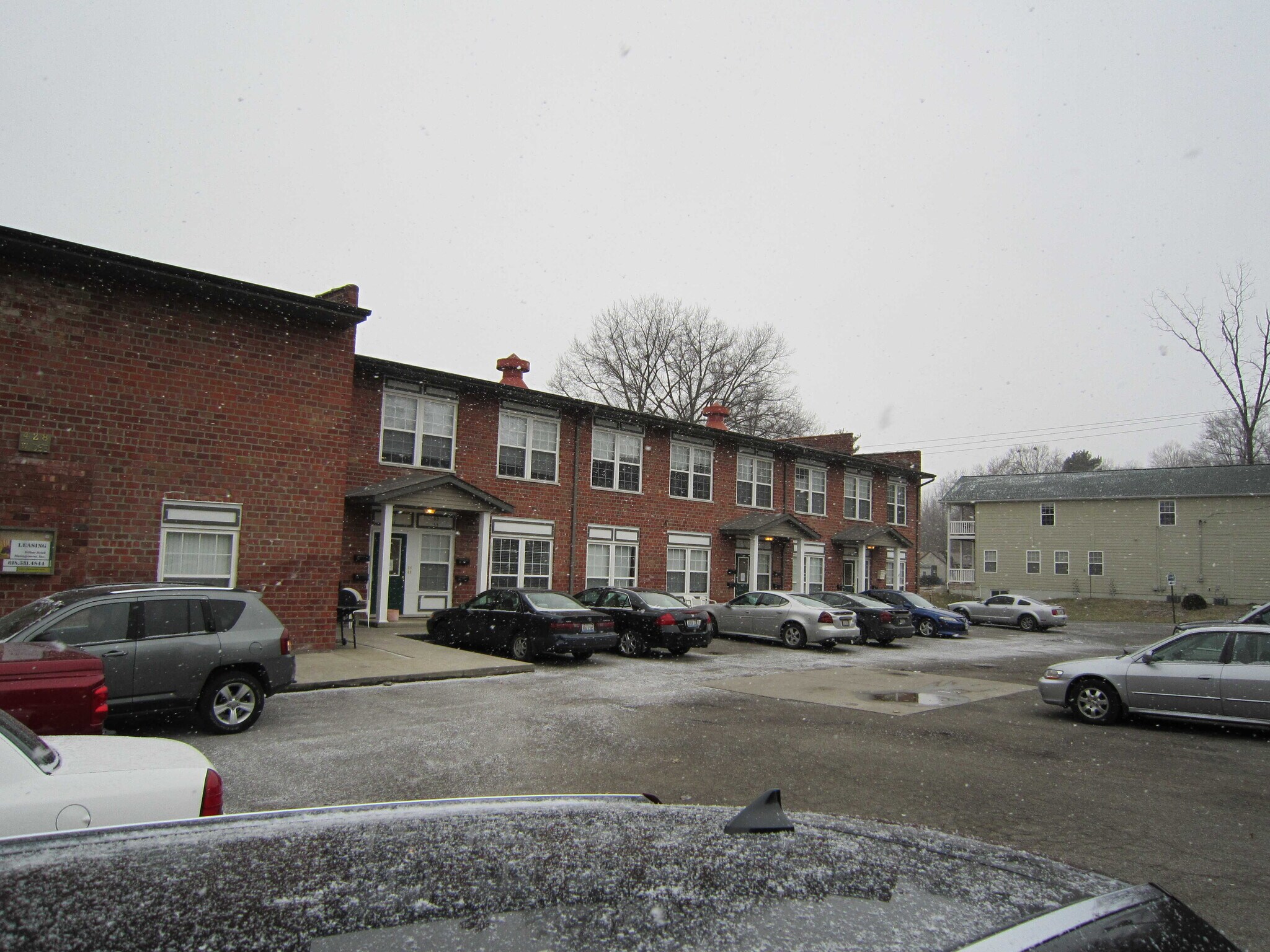 Building Photo - 428 W Dee St