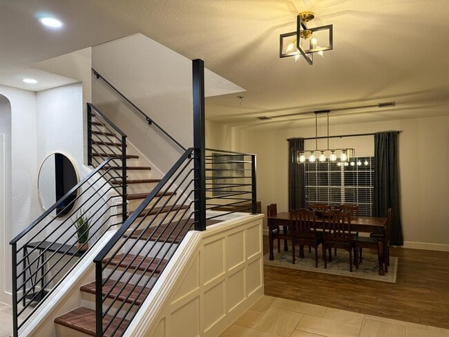 Building Photo - 1103 Water Hole Trail