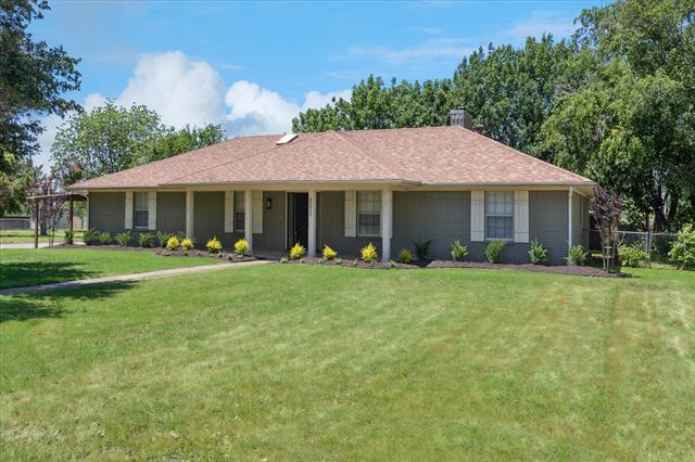 Building Photo - 3211 Darby Ln