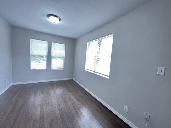 Building Photo - 12504 Forest Hills Dr