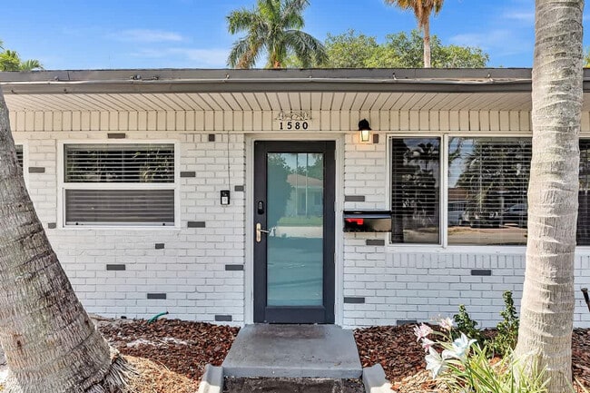 Building Photo - 1568 NE 35th St