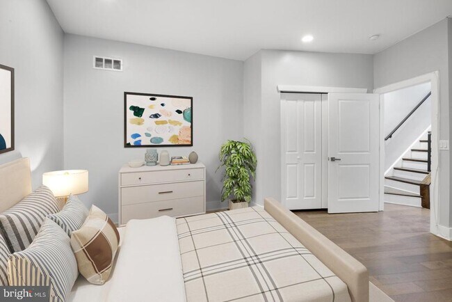 Building Photo - 2512 Frankford Ave