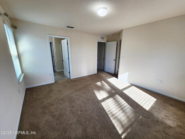 Building Photo - 99 Bush Pl