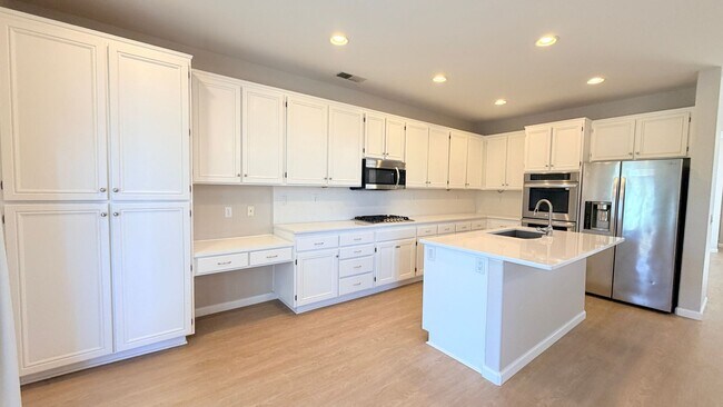 Building Photo - Beautiful 3 bedroom with AC in San Marcos