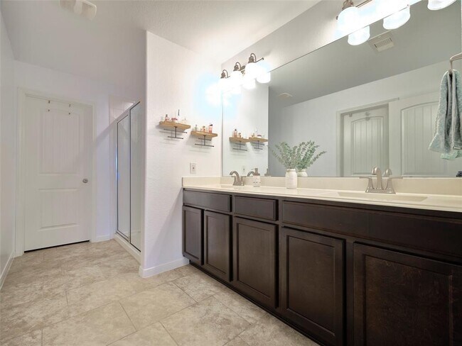 Building Photo - 12629 Pirate Bend Dr