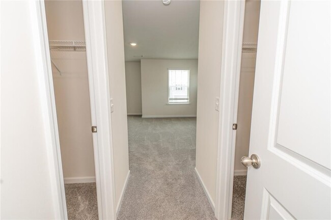 Building Photo - 605 Mackenzie Cv
