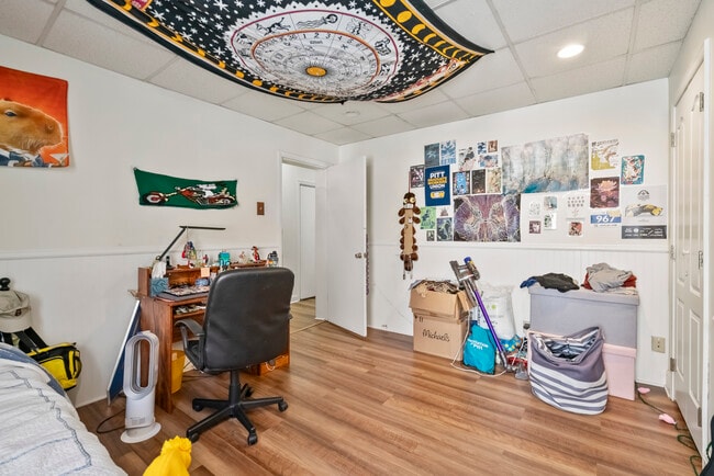 Building Photo - 2120 E Carson St