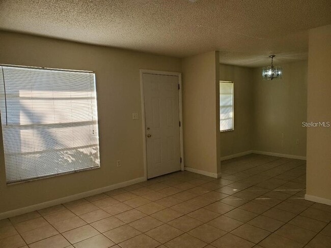 Building Photo - 734 Shakespeare Dr