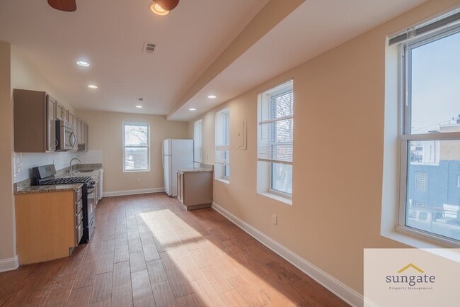 Building Photo - 4032 Falls Rd