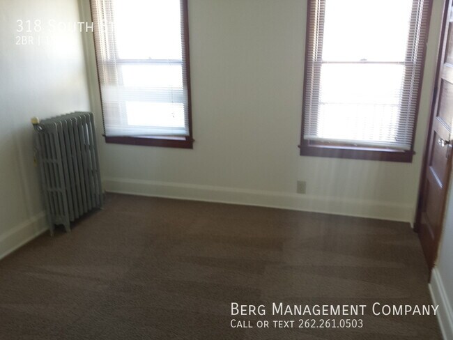 Building Photo - 318 South St