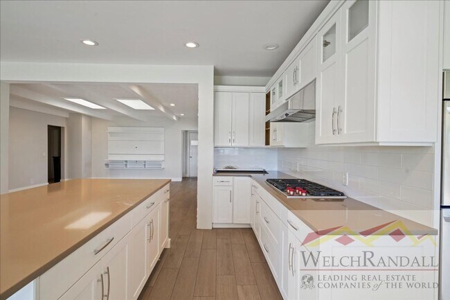 Building Photo - Beautifully Updated Single Family Home in ...