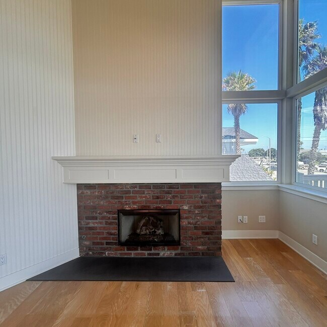 Building Photo - 3329 Harbor Blvd