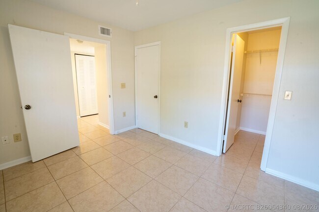 Building Photo - 4791 Via Palm Lakes