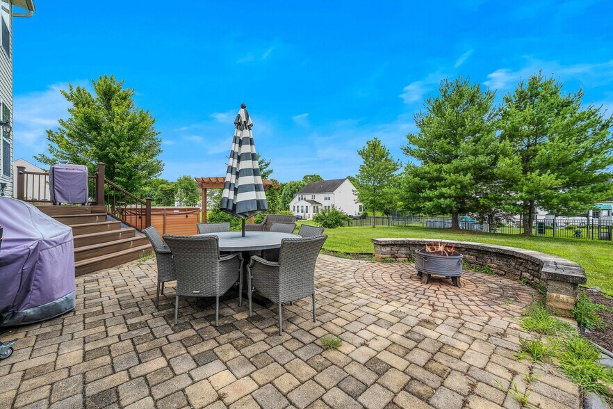 Building Photo - 288 Cirrus Way