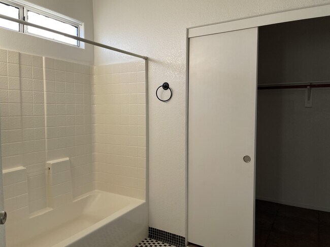 Building Photo - 9125 Sparklewood Ct