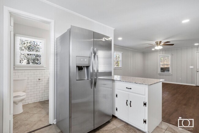 Building Photo - Hatfield Triplex 2