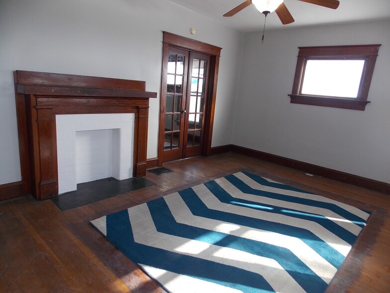 Building Photo - 3611 Maple St