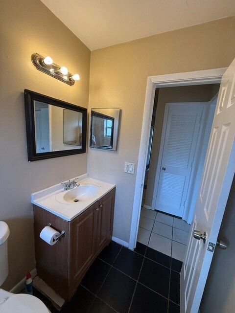 Building Photo - 3907