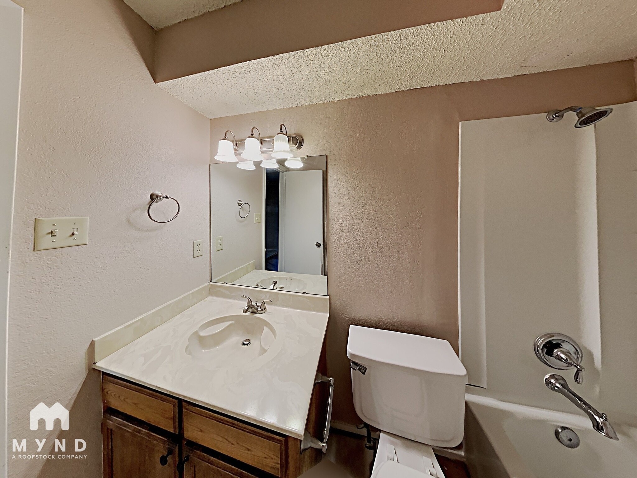 Building Photo - 5515 Brookview Ct