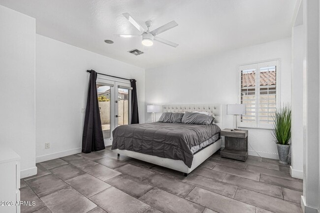 Building Photo - 3777 E Vallejo Dr