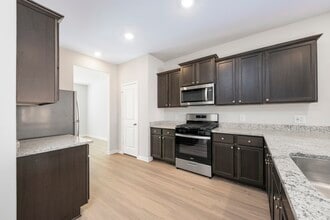Building Photo - 15415 Maple Ter Dr