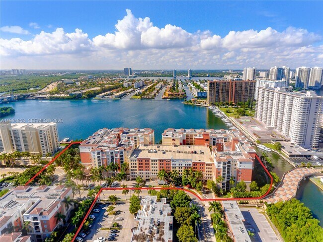 Building Photo - 17150 N Bay Rd