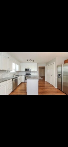 Building Photo - 5141 Windsbury Ridge Rd