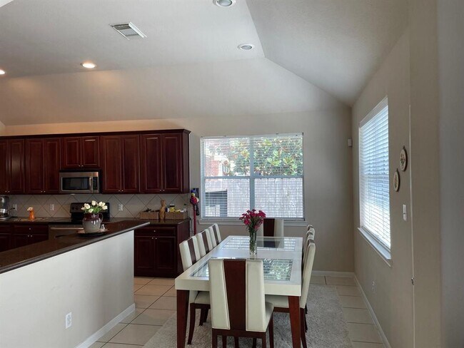 Building Photo - 5023 Logans Landing Ln