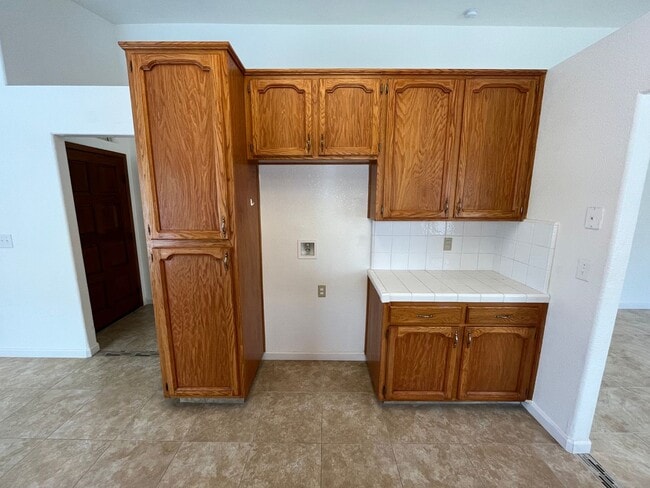 Building Photo - NE Visalia home coming soon