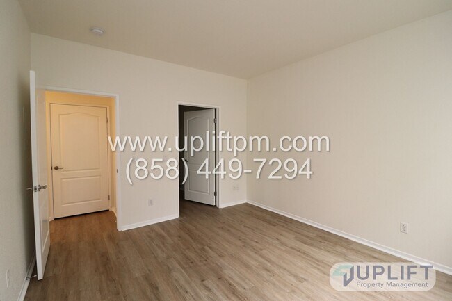 Building Photo - 2-BEDROOM / 2-BATHROOM CONDO - CARMEL VALLEY