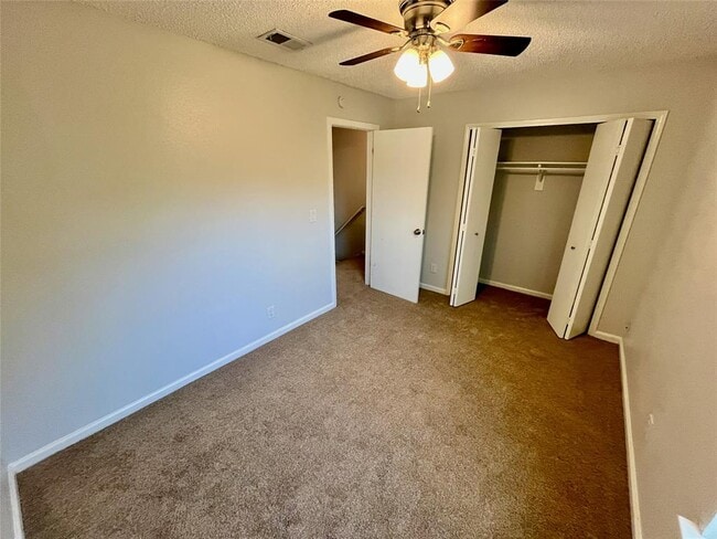 Building Photo - 122 Hillside Dr