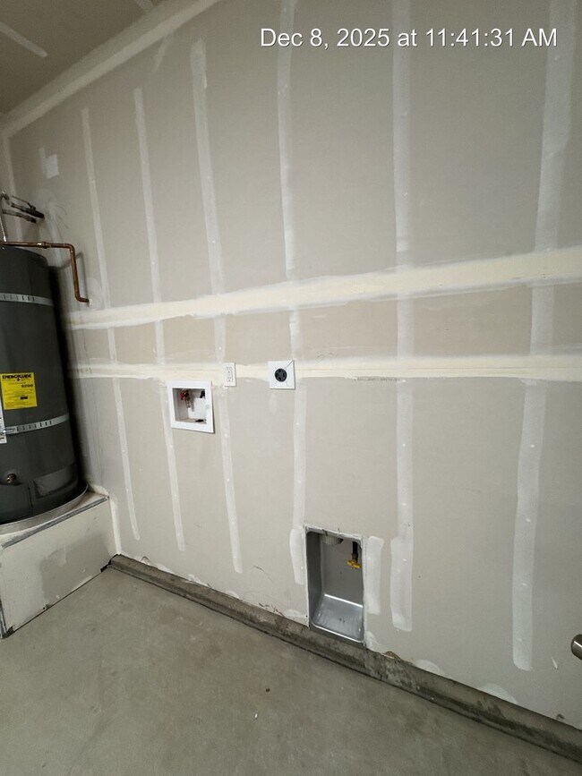 Building Photo - 4319