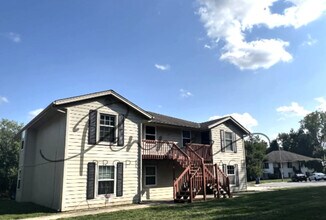 Building Photo - 705-D NE BALL DR