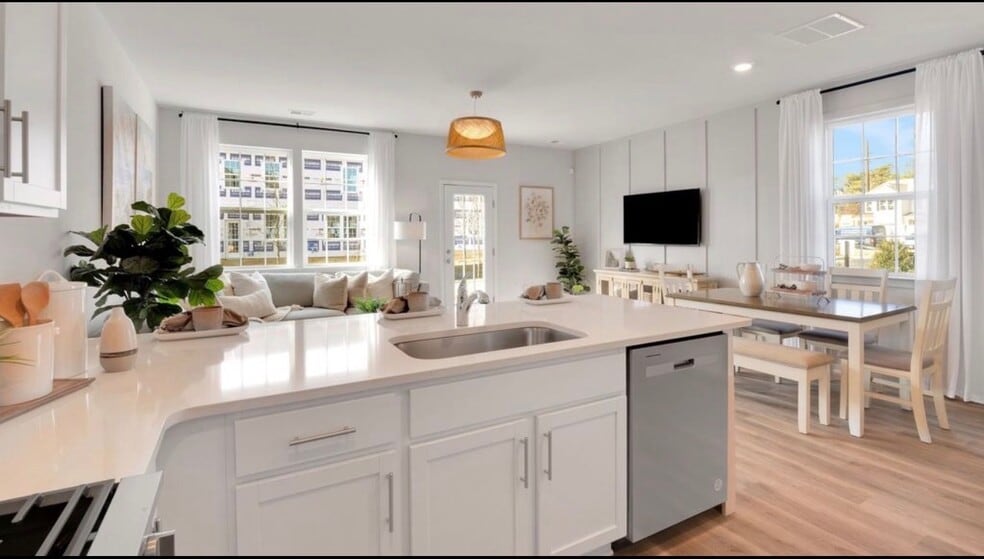 Building Photo - 267 Hermosa Dr