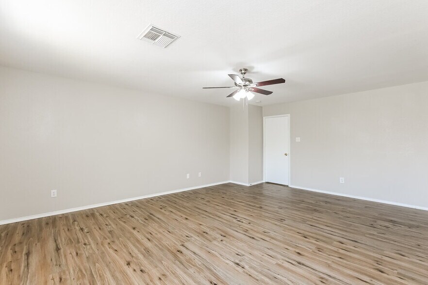 Building Photo - 12510 Aarons Way Dr