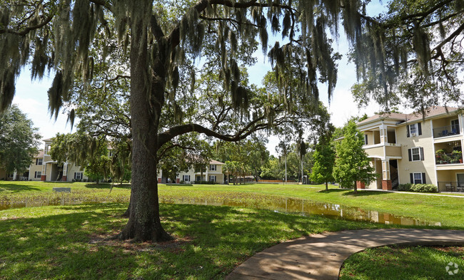 Pond - Fountainview Apartments