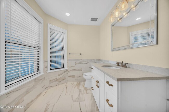 Building Photo - 45 Rawson Cir