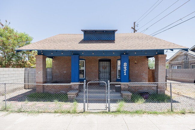 Building Photo - 831 N 10th St
