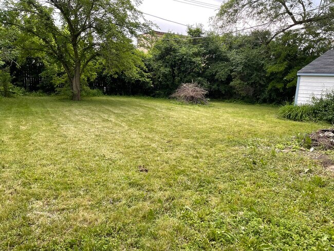 Building Photo - 905 Tomahawk Trail