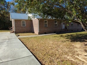 Building Photo - 115 Summerfield Rd