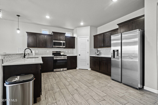 Building Photo - 2521 Mike Price Dr
