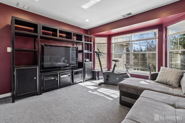 Building Photo - 16 Valley Wood Dr