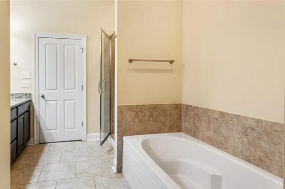 Building Photo - 18145 River Birch Dr