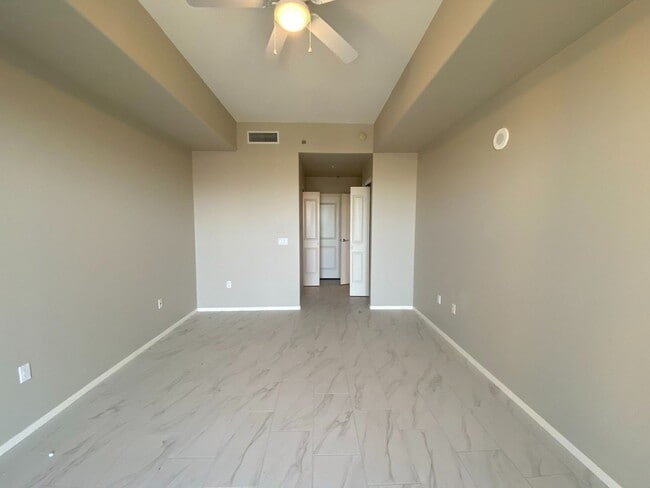 Building Photo - Modern High-Rise Condo-Near LV Strip, Alle...