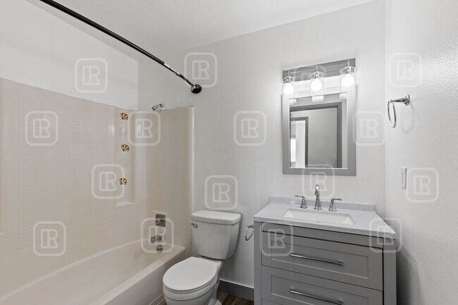 Building Photo - 1513 W Mission Ave