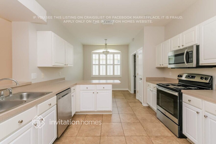 Building Photo - 5706 Hawklake Rd