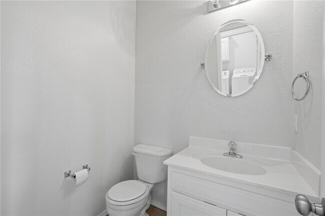 Building Photo - 3402 SW Windrift Ave