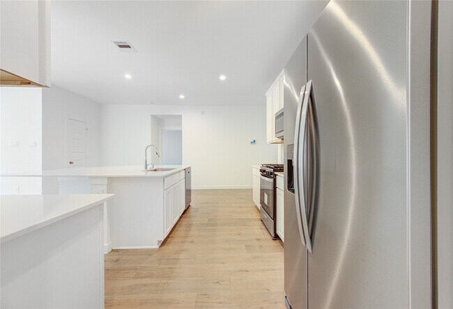 Building Photo - 30215 Lone Peak Dr