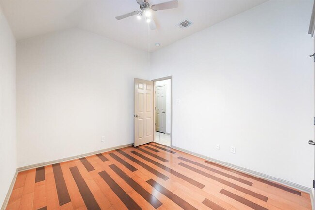 Building Photo - 10028 Lisi Anne Dr