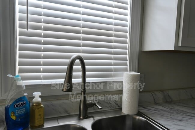 Building Photo - 206 Browns Ferry Rd